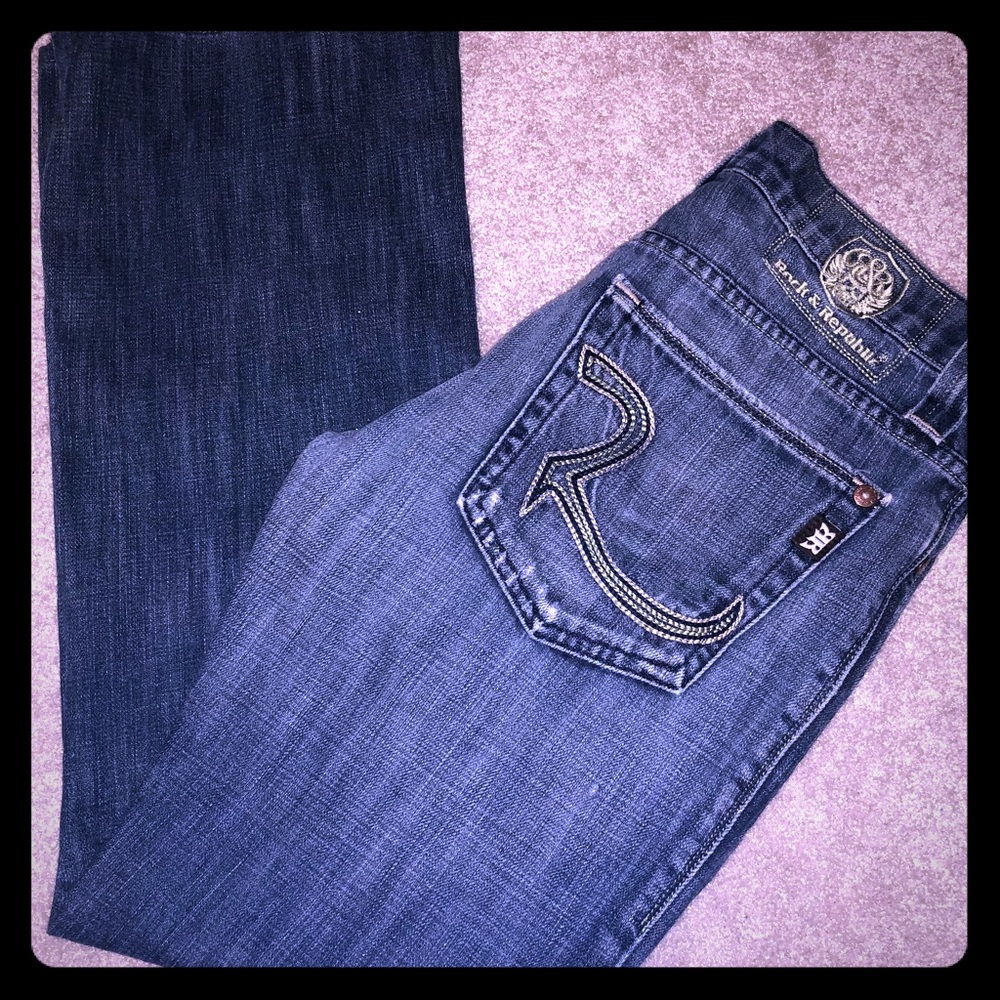 Size 30x30 rock and republics. In great condition